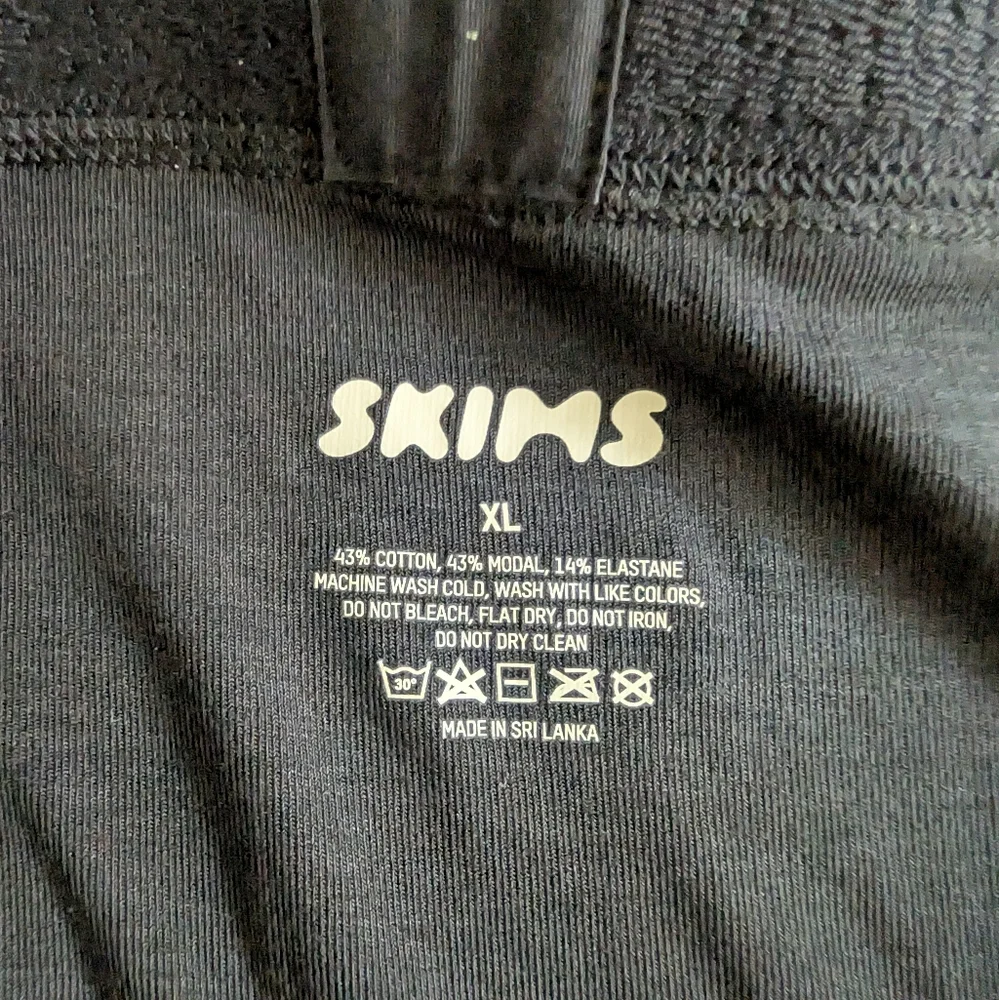 SKIMS brand new